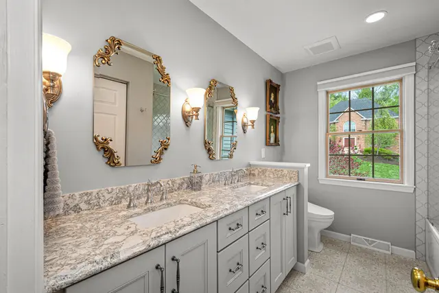 102 Foxwood Drive gallery image 34
