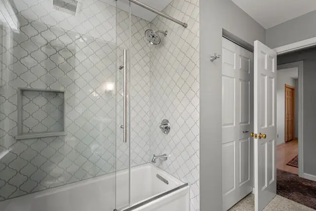 102 Foxwood Drive gallery image 35