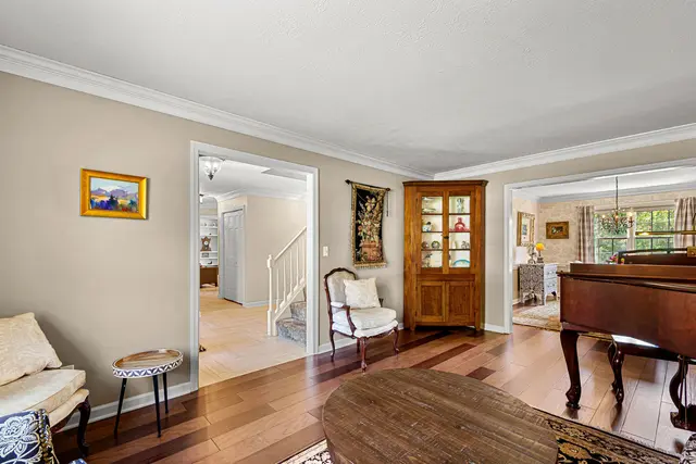 102 Foxwood Drive gallery image 44