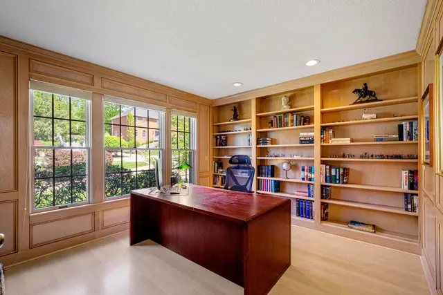102 Foxwood Drive gallery image 48