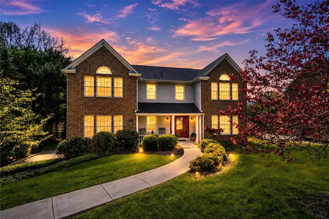102 Foxwood Drive
