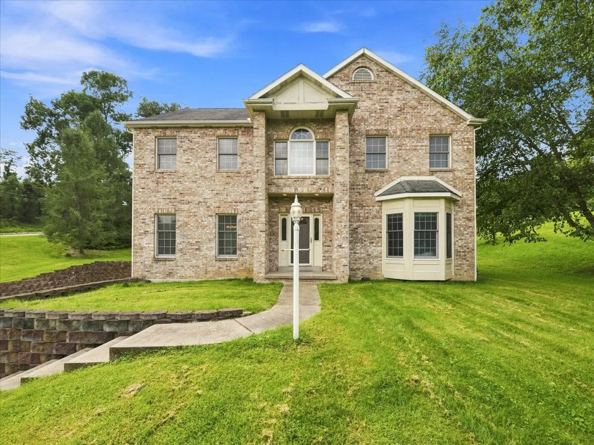 102 Hidden Oak DRIVE