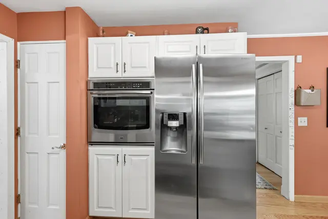 102 Lansdale COURT gallery image 12