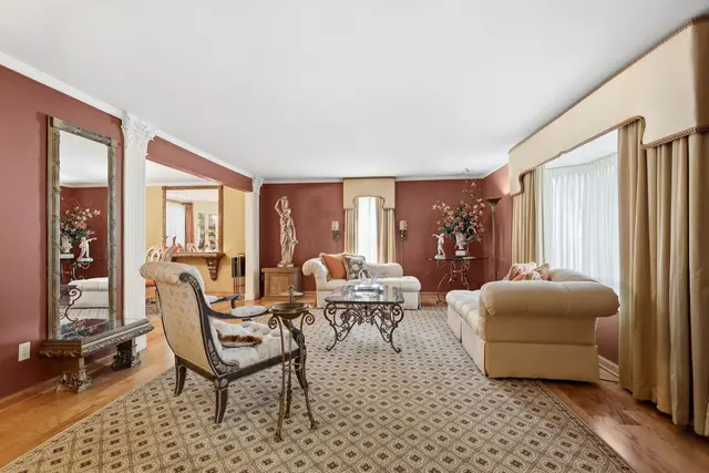 102 Lansdale COURT gallery image 13