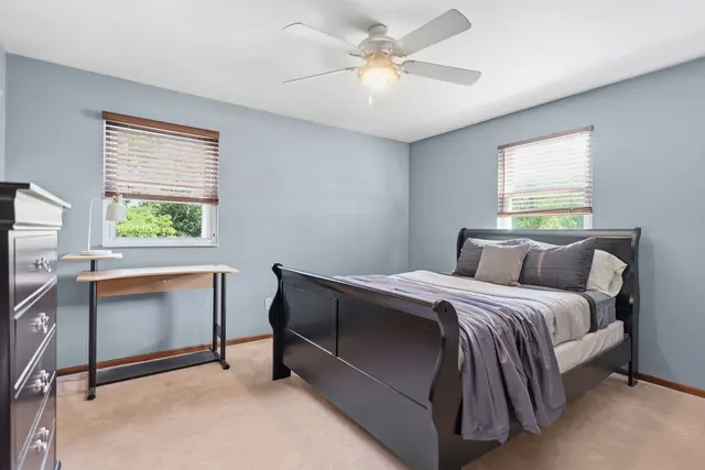 102 Lansdale COURT gallery image 15