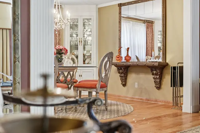 102 Lansdale COURT gallery image 38