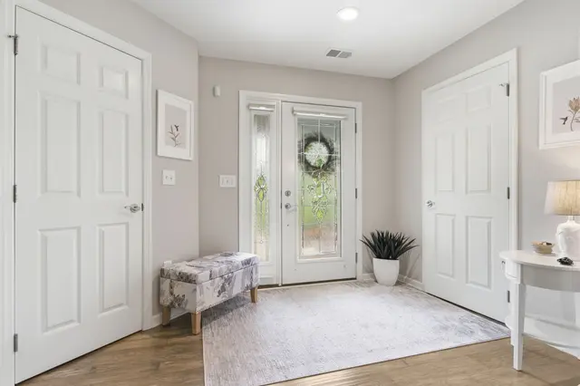 102 Lex LANE gallery image 8