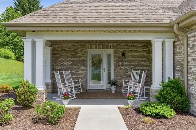 102 Lex LANE gallery image 14