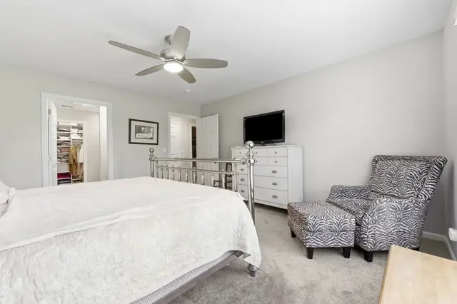 102 Lex LANE gallery image 22