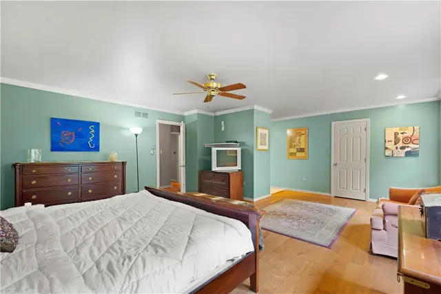 102 Sewickley Heights Dr gallery image 8