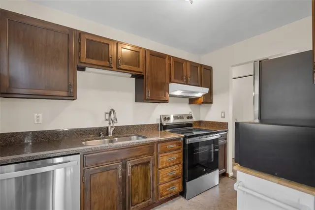 102 Tangerine Terrace gallery image 12