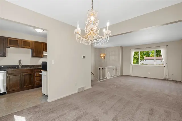 102 Tangerine Terrace gallery image 13