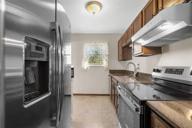 102 Tangerine Terrace gallery image 33