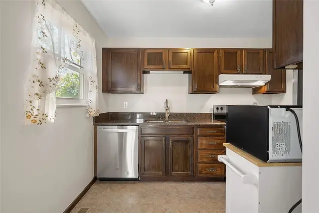 102 Tangerine Terrace gallery image 37