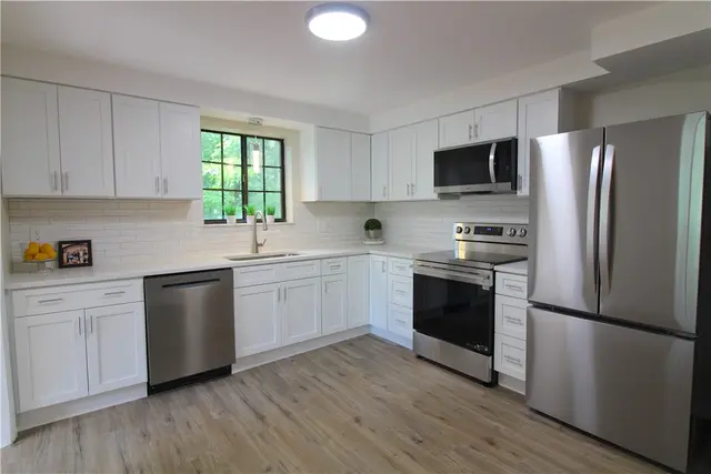 102 Trailside Dr gallery image 27