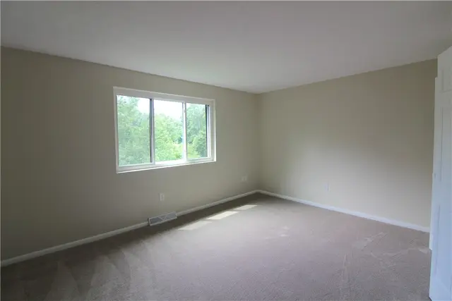 102 Trailside Dr gallery image 29