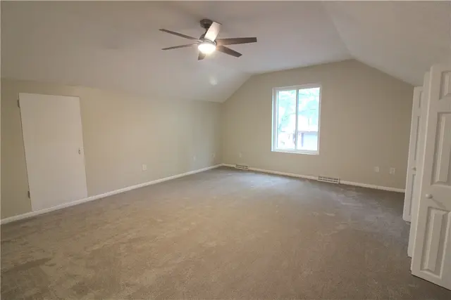 102 Trailside Dr gallery image 43
