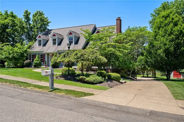 10207 Country Manor Ln gallery image 3