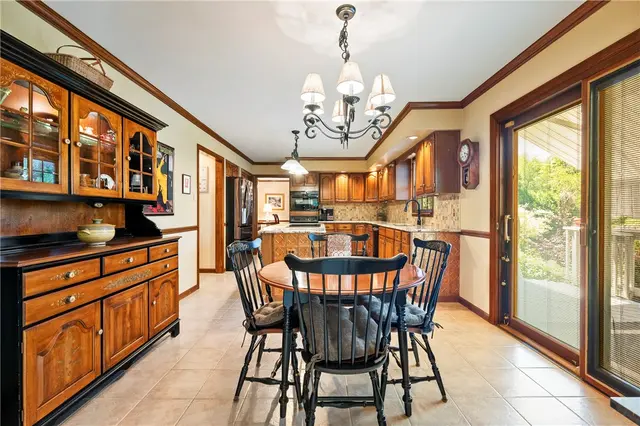 10207 Country Manor Ln gallery image 8