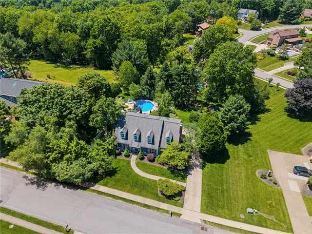 10207 Country Manor Ln gallery image 10