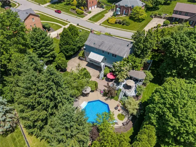 10207 Country Manor Ln gallery image 13