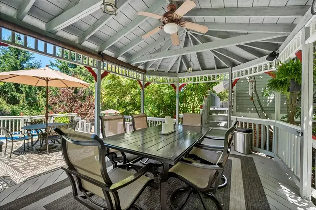 10207 Country Manor Ln gallery image 18