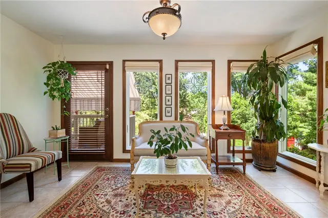 10207 Country Manor Ln gallery image 26