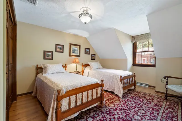 10207 Country Manor Ln gallery image 28