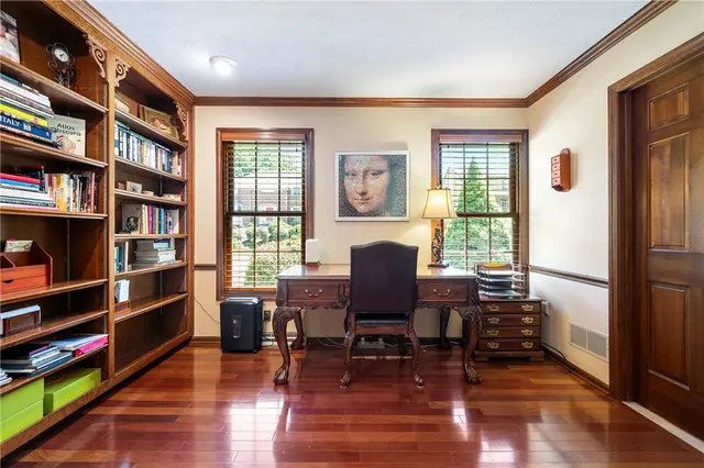 10207 Country Manor Ln gallery image 33