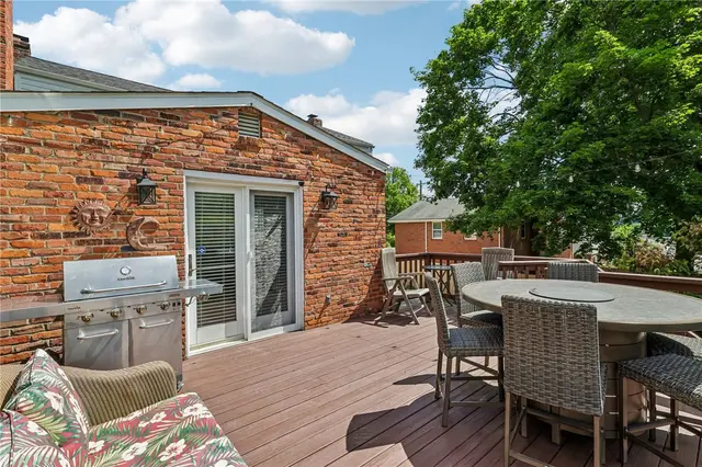 1021 Balmoral DRIVE gallery image 11