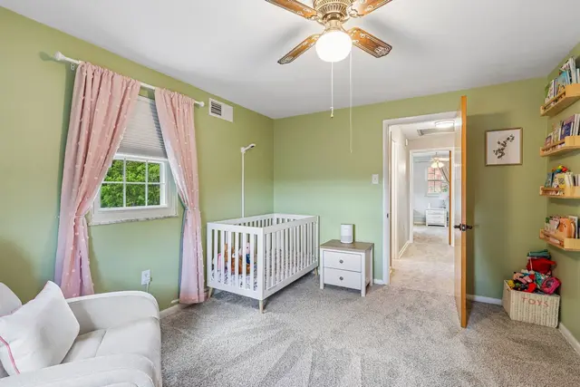 1021 Balmoral DRIVE gallery image 12