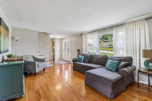 1021 Balmoral DRIVE gallery image 15