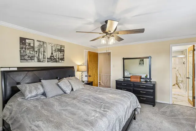 1021 Balmoral DRIVE gallery image 31
