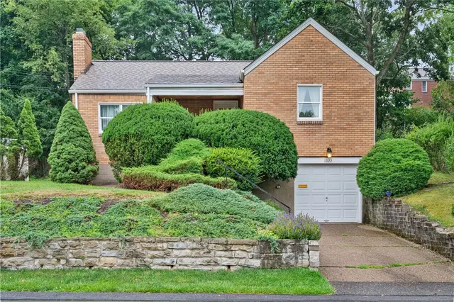 1022 Willow Dr gallery image 2