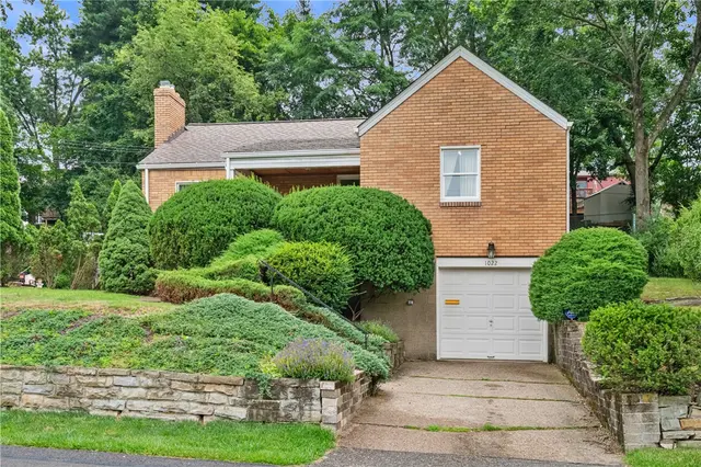 1022 Willow Dr gallery image 5