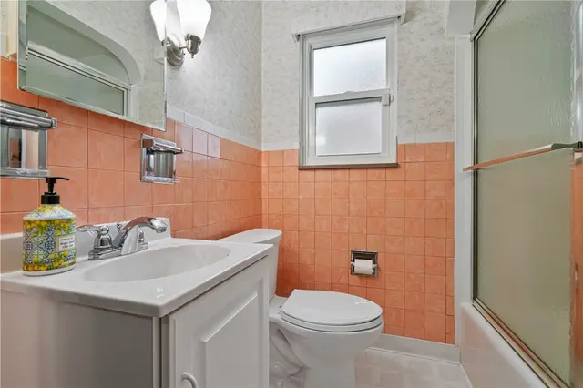 1022 Willow Dr gallery image 8