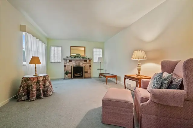 1022 Willow Dr gallery image 11