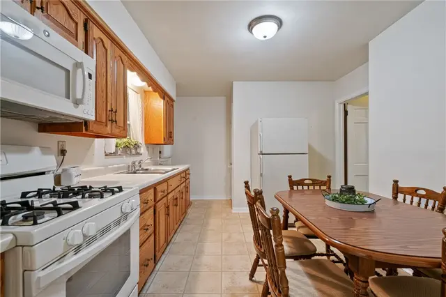 1022 Willow Dr gallery image 15
