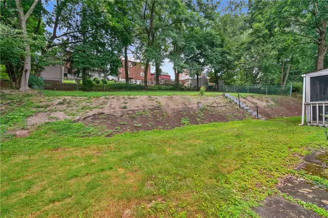 1022 Willow Dr gallery image 17