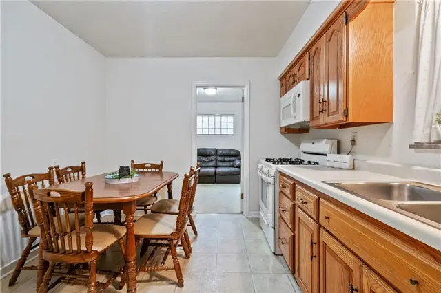 1022 Willow Dr gallery image 25