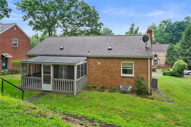 1022 Willow Dr gallery image 27