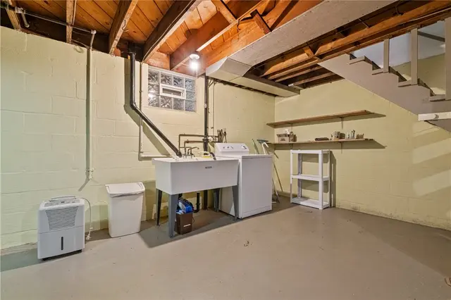 1022 Willow Dr gallery image 28