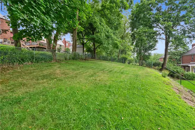 1022 Willow Dr gallery image 30