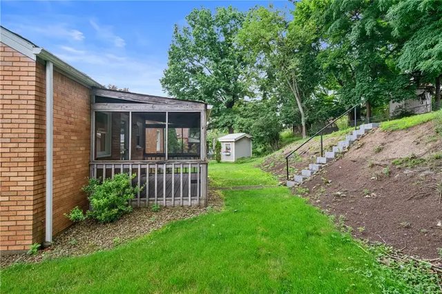 1022 Willow Dr gallery image 31