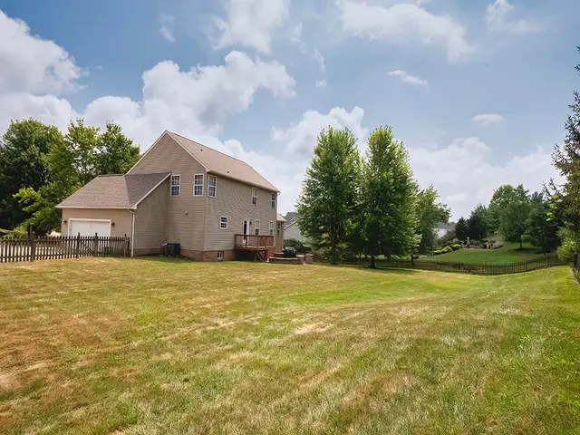 1026 S Lake Dr gallery image 15