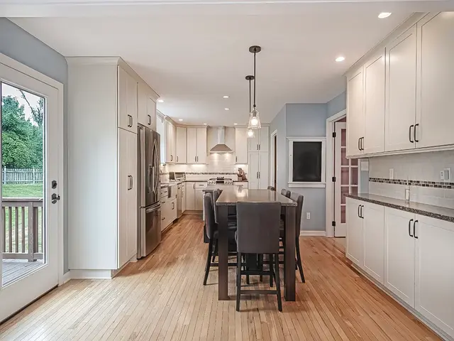 1026 S Lake Dr gallery image 23