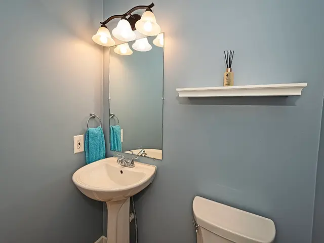 1026 S Lake Dr gallery image 27