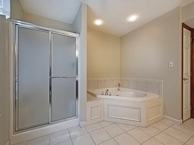 1026 S Lake Dr gallery image 30