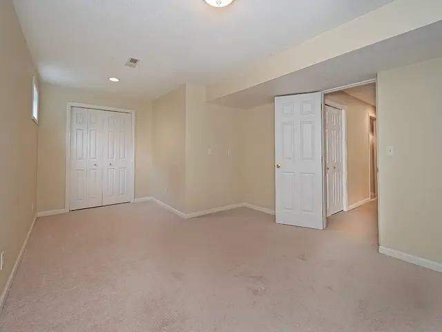 1026 S Lake Dr gallery image 31