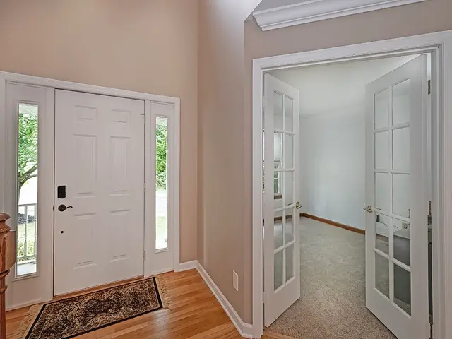 1026 S Lake Dr gallery image 36